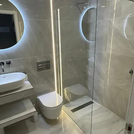 Luxury Diamond - Ocean View, Big Terraces, Air Con, Wifi *