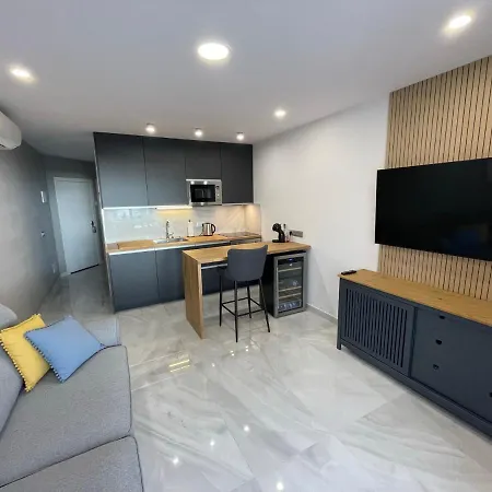 Luxury Diamond - Ocean View, Big Terraces, Air Con, Wifi Daire