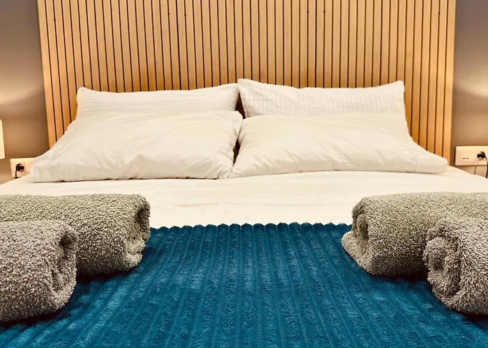 Luxury Diamond - Ocean View, Big Terraces, Air Con, Wifi 아파트 *